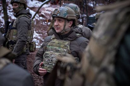 El presidente de Ucrania, Volodímir Zelensky, en una visita a las tropas el lunes. 