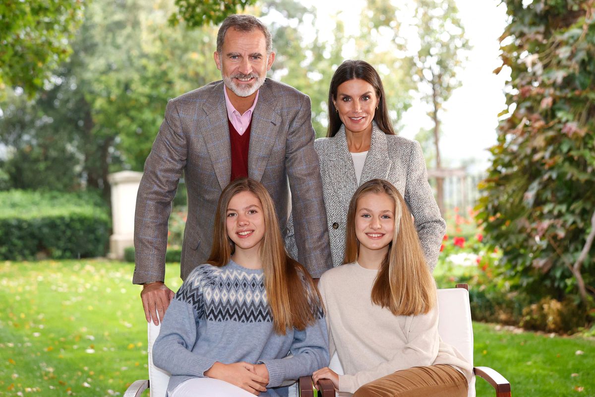 Los Reyes de España y sus hijas felicitan la Navidad de 2021 con una foto tomada para la ocasión
