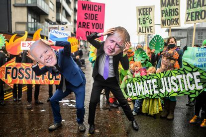 Protesta de activistas climáticos en Glasgow.

