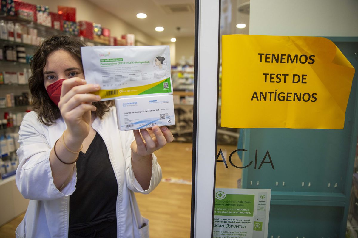 Por qué en España faltan test de antígenos y son caros: poca previsión y trabas para subir la producción