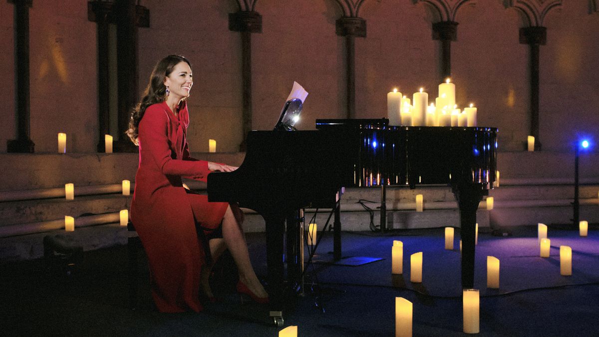 Así empezó Kate Middleton a tocar el piano: el origen de la actuación sorpresa navideña de la duquesa de Cambridge