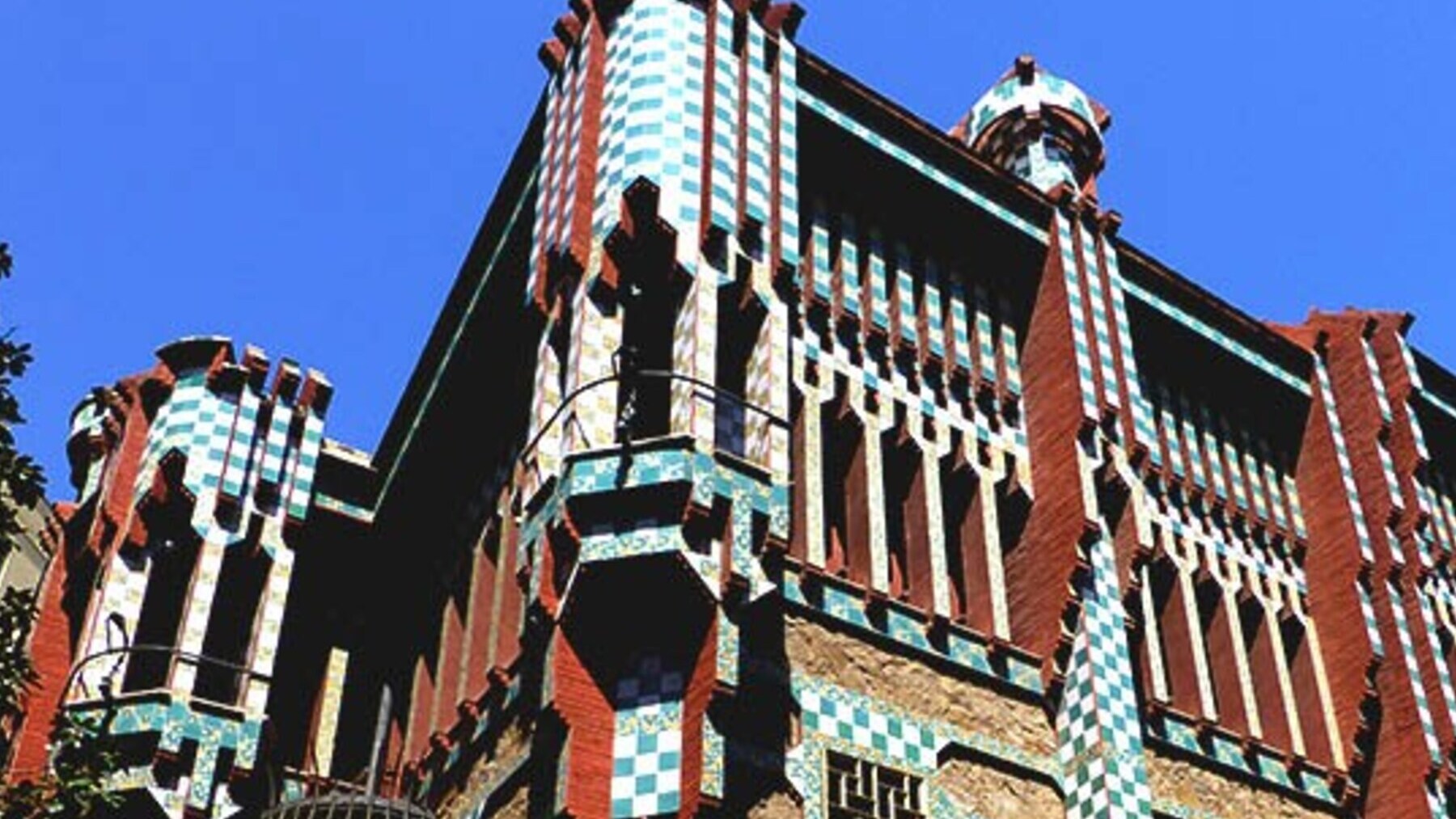 Así puedes ganar una noche en la casa de Gaudí por 1 euro