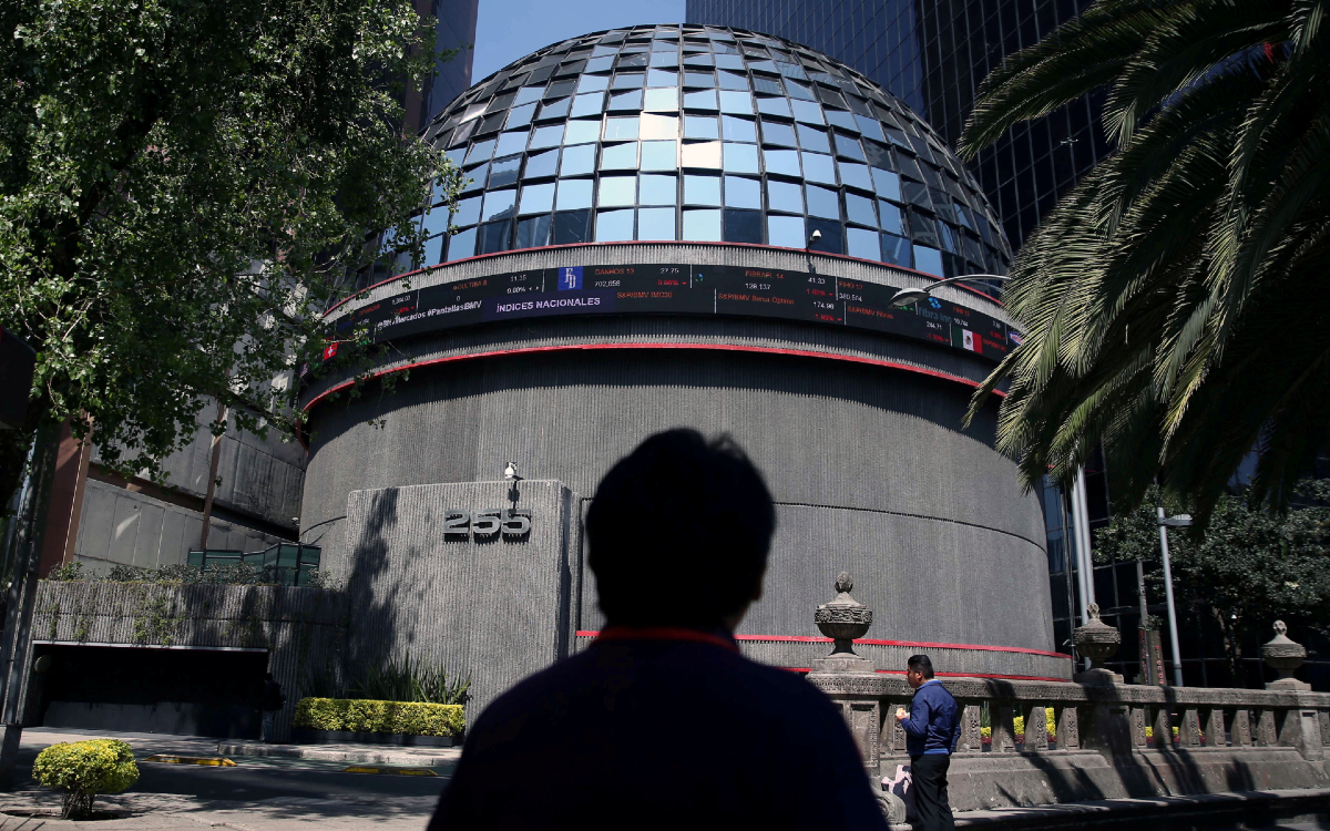 Bolsa Mexicana extiende racha de alzas; alcanza máximo nivel histórico