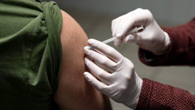 Covid: Hombre se vacuna 10 veces en un día en Nueva Zelanda; lo investigan