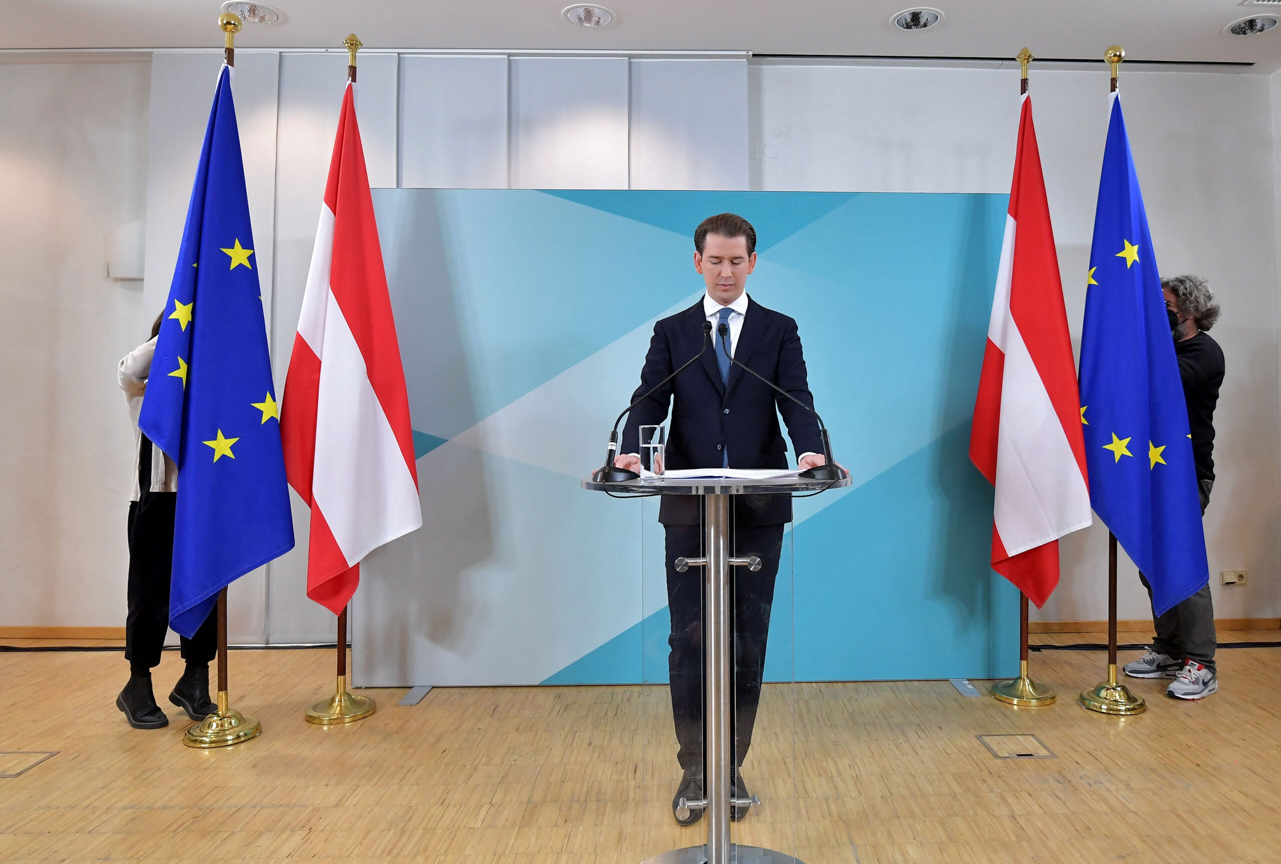 El excanciller de Austria Sebastian Kurz anuncia su retirada de la política
