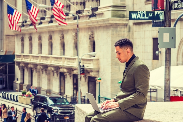 El graduado de YC The Lobby recauda $ 1.2M para ayudar a los solicitantes de empleo a ingresar a Wall Street
