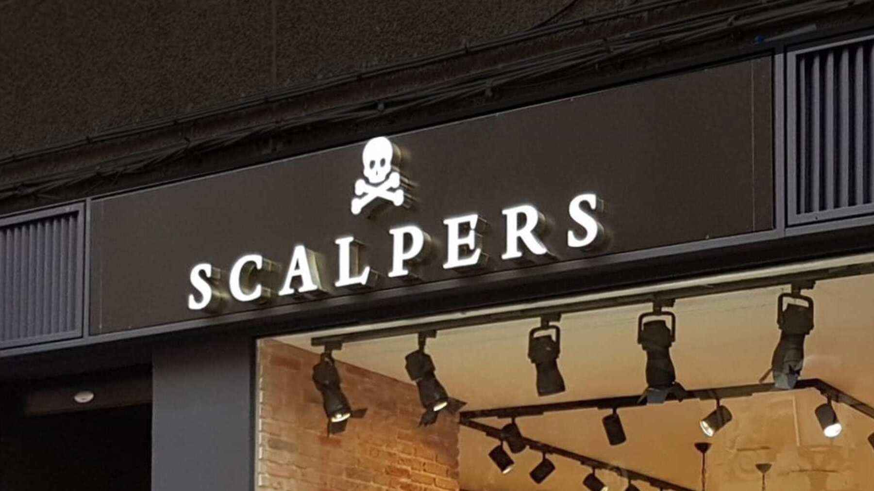 El significado del nombre de la marca española Scalpers