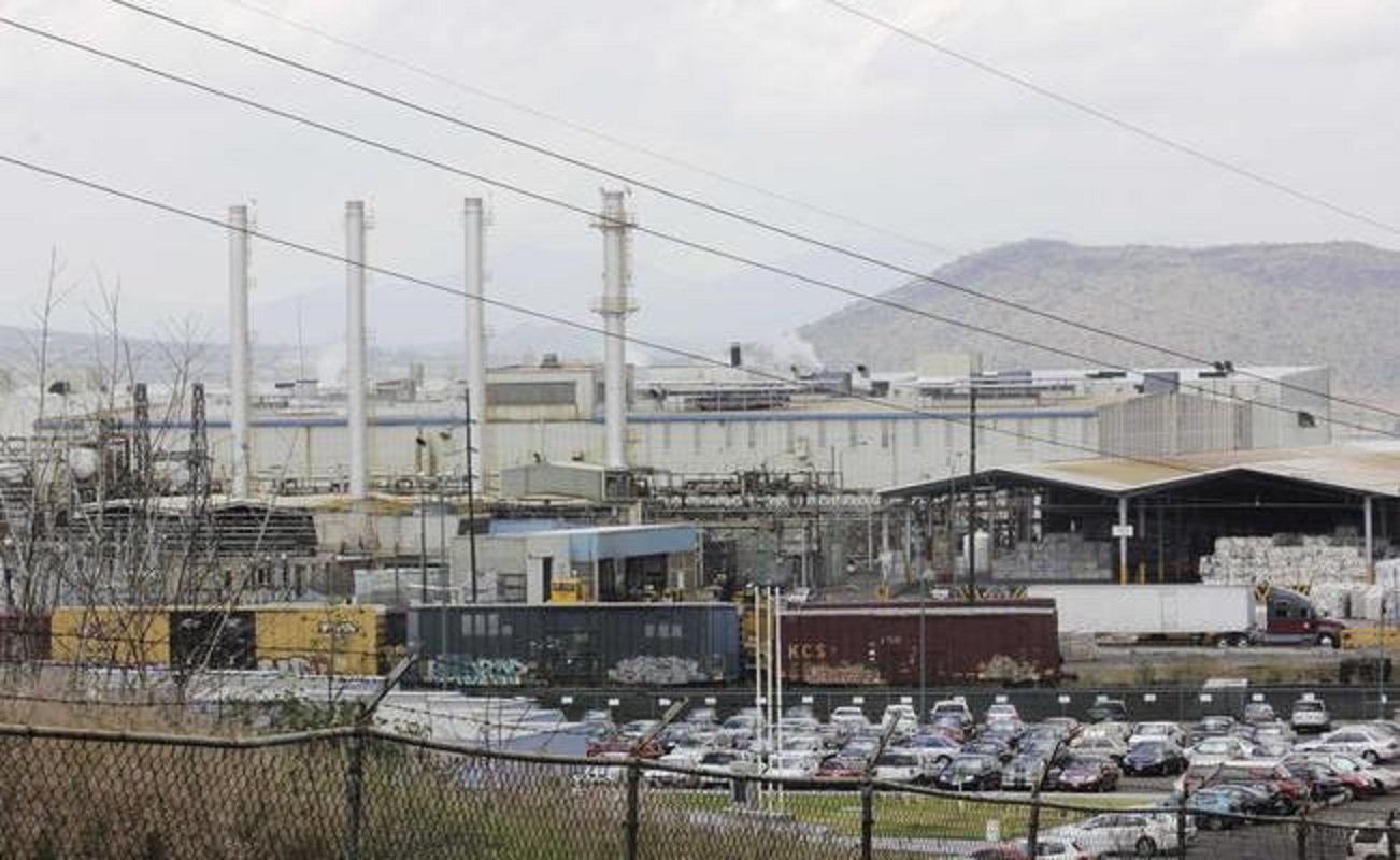 Empresas contaminantes ponen en riesgo la salud de habitantes, descargan químicos en zona oriente de San Juan del Río