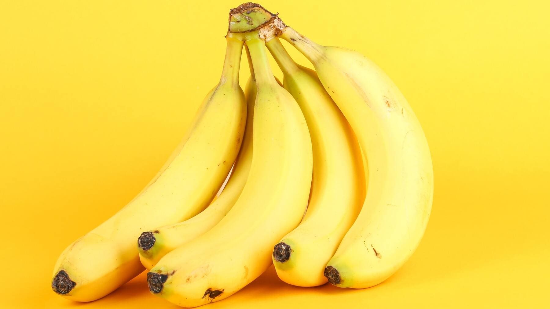 La diferencia entre plátano y banana y cuál tiene más azúcar