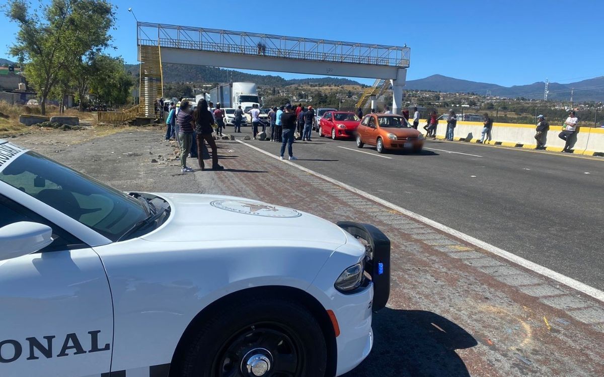 Manifestantes clausuran la autopista México-Puebla por más de 5 horas | Videos