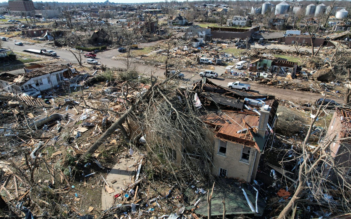 Más de 100 muertos por tornados en EU; Biden aprueba declaración de emergencia para Kentucky