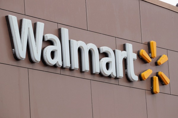 Walmart informa ganancias del cuarto trimestre inferiores a las esperadas, a pesar del crecimiento de las ventas de comercio electrónico del 35%