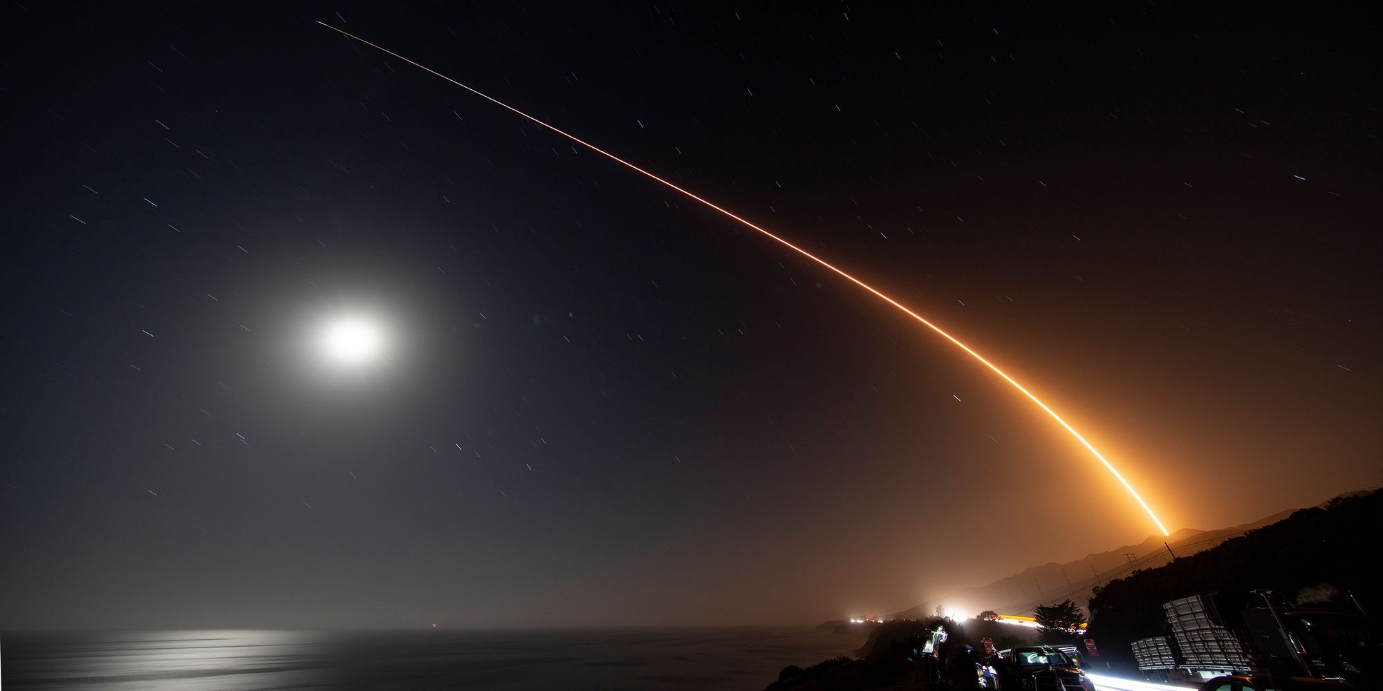 SpaceX quiere ser su Wi-Fi InFlight usando sus satélites