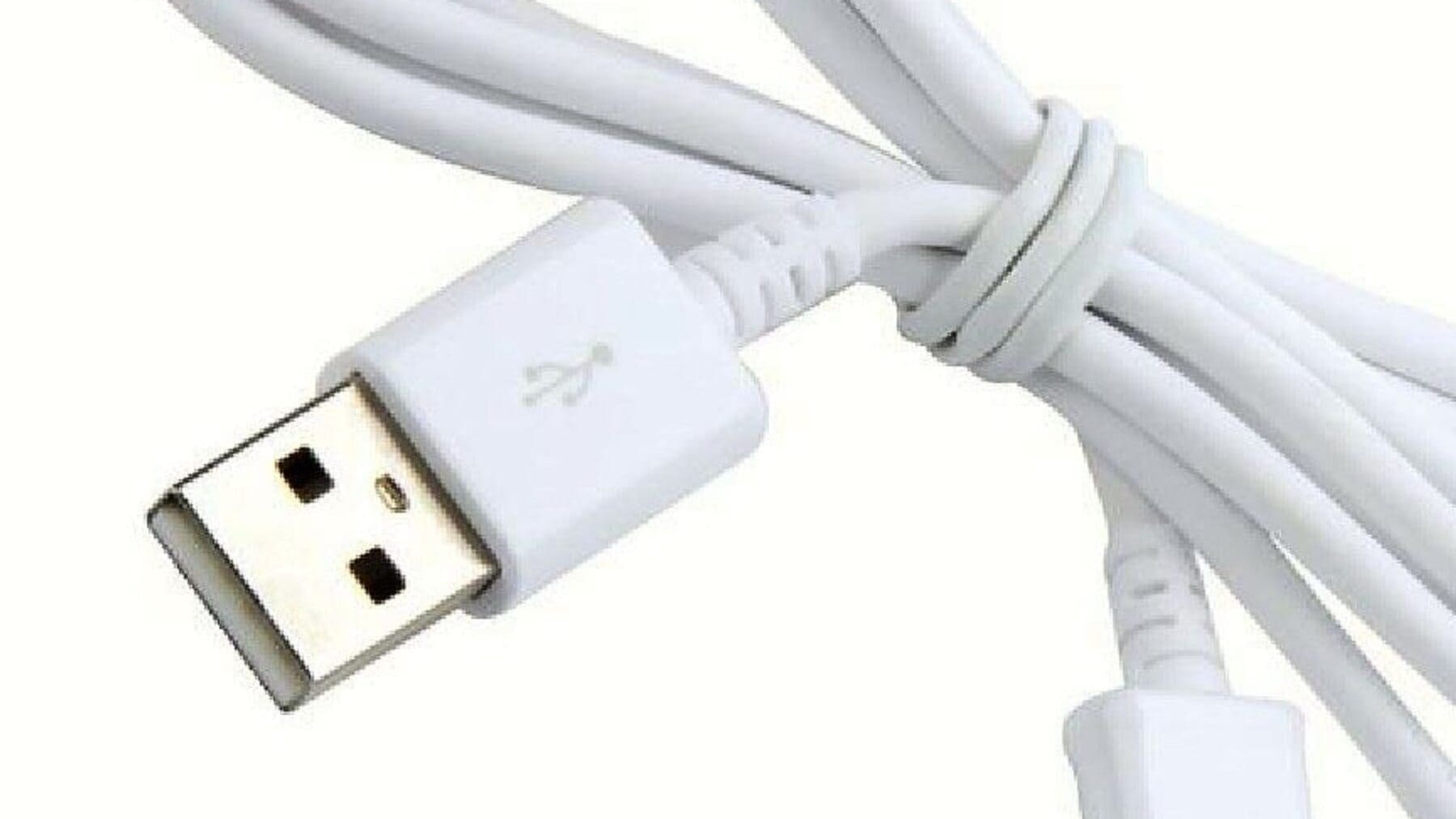 Un adolescente tiene que ser intervenido de urgencia por introducirse un cable USB en el pene
