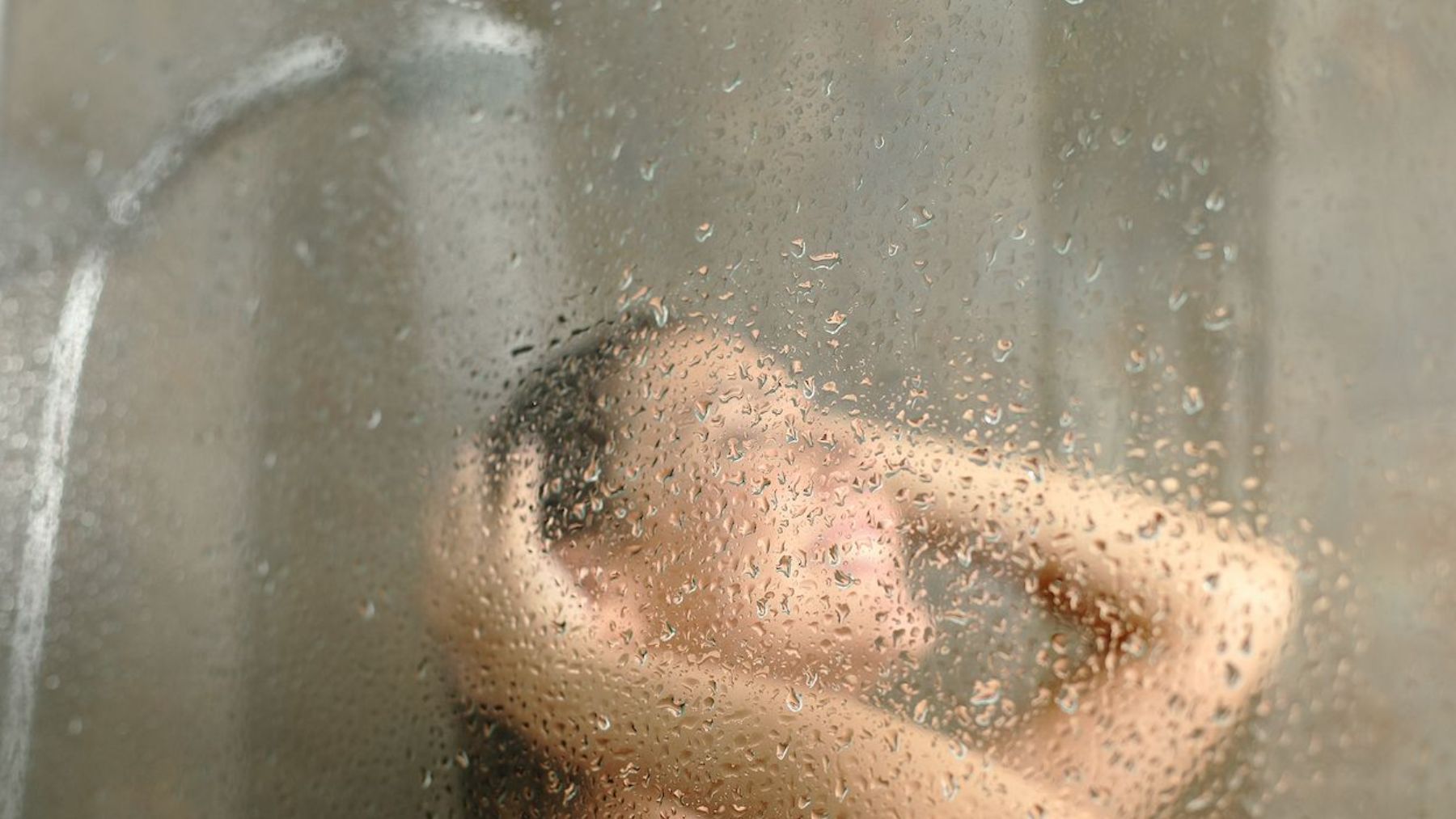¿Cada cuánto hay que ducharse? Esta es la respuesta a la polémica de Ashton Kutcher y Mila Kunis