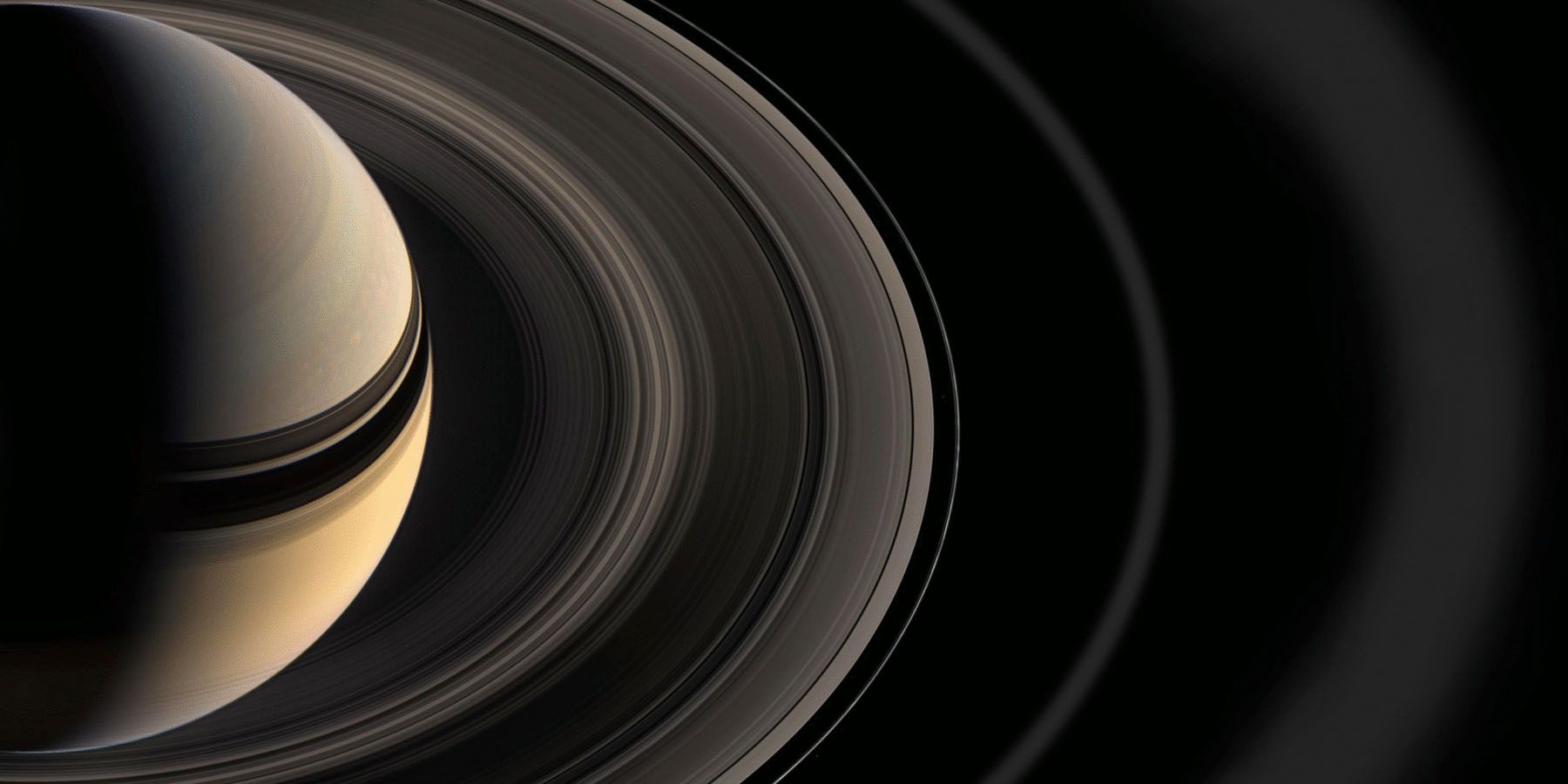 ¿De qué están hechos los anillos de Saturno y cómo se ven?
