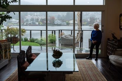 Isabel Allende, en su casa de Sausalito, en el Área de la Bahía de San Francisco, en diciembre de 2021.