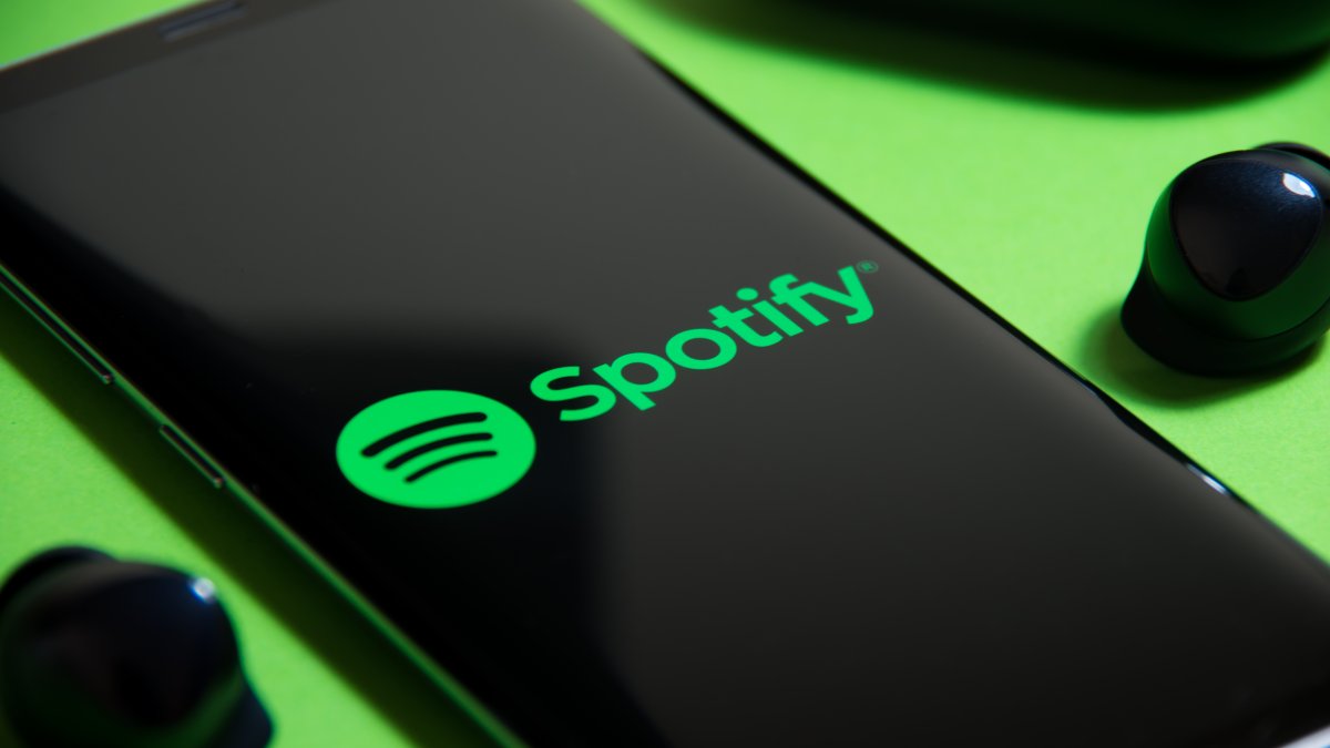 Qué pasa con Spotify y por qué varios músicos han retirado su música