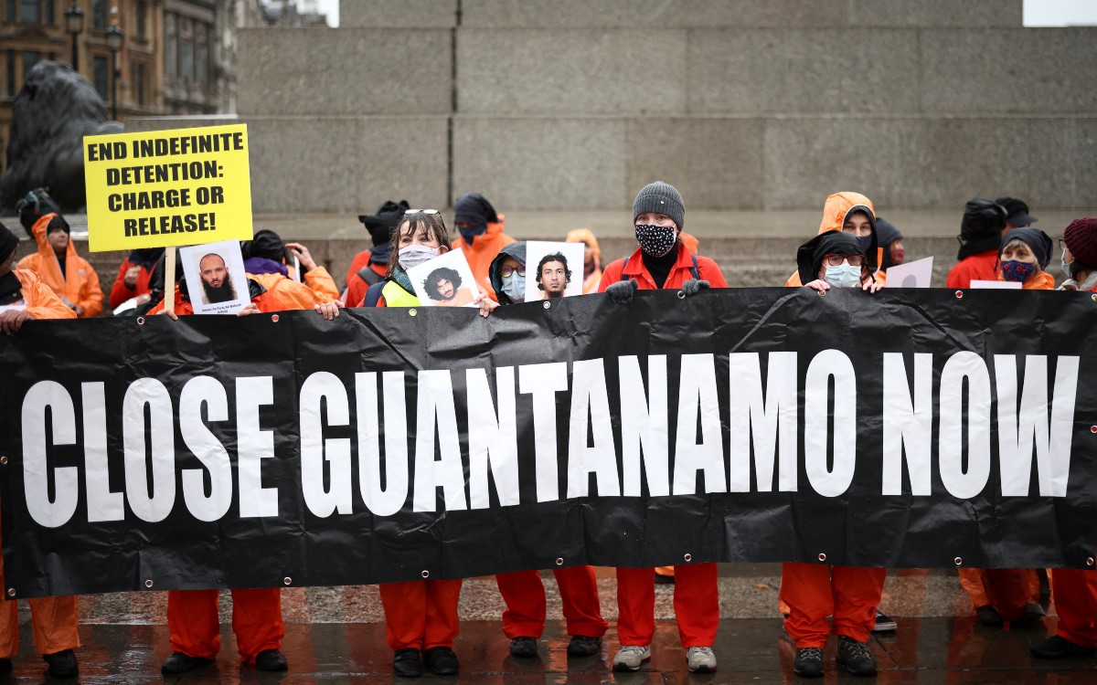 Amnistía Internacional pide a Biden 'cumplir su compromiso' de cerrar Guantánamo