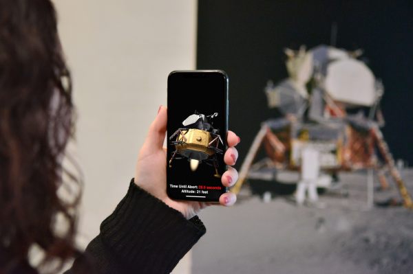 Apple’s augmented reality tool kit can now detect walls and 2D images in beta