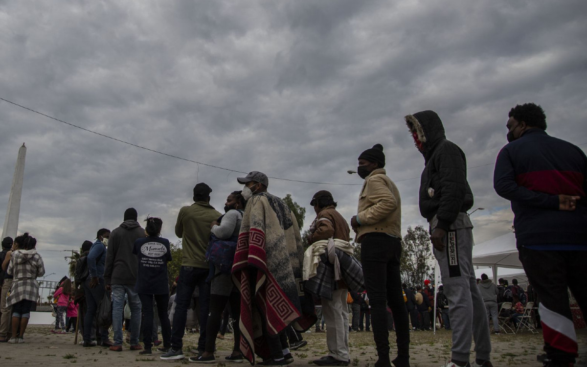 Arranca primera caravana del año a EU; cientos de centroamericanos salen de Honduras