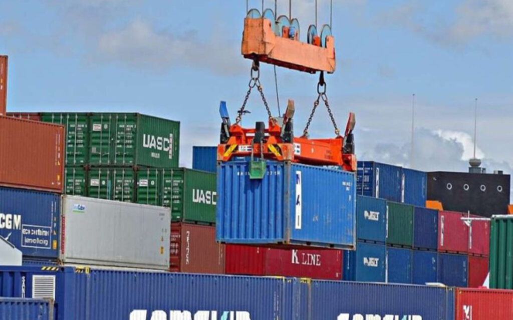 Balanza comercial registró déficit de 11,491 mdd en 2021: Inegi