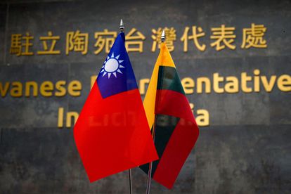 Bruselas denuncia a China ante la OMC por sus sanciones comerciales a Lituania