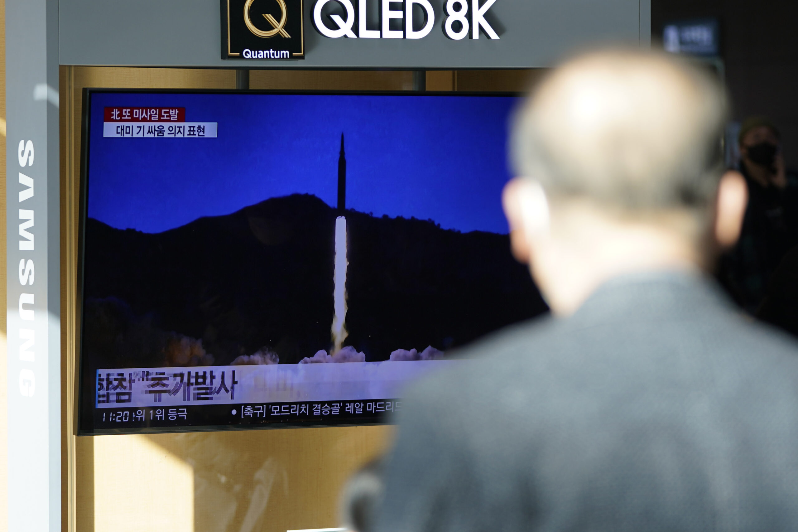 Corea del Norte eleva la presión con su cuarto disparo de misiles en dos semanas