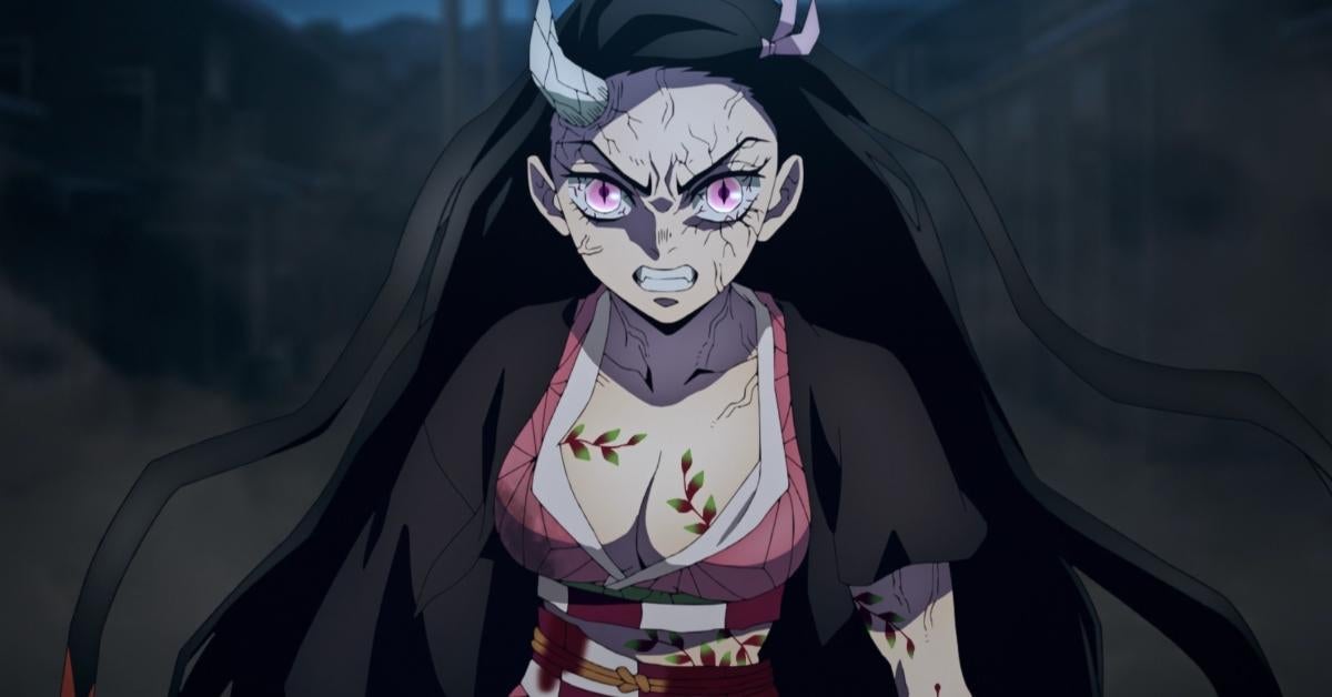 Demon Slayer Cosplay da vida a la forma de demonio completa de Nezuko con pintura corporal