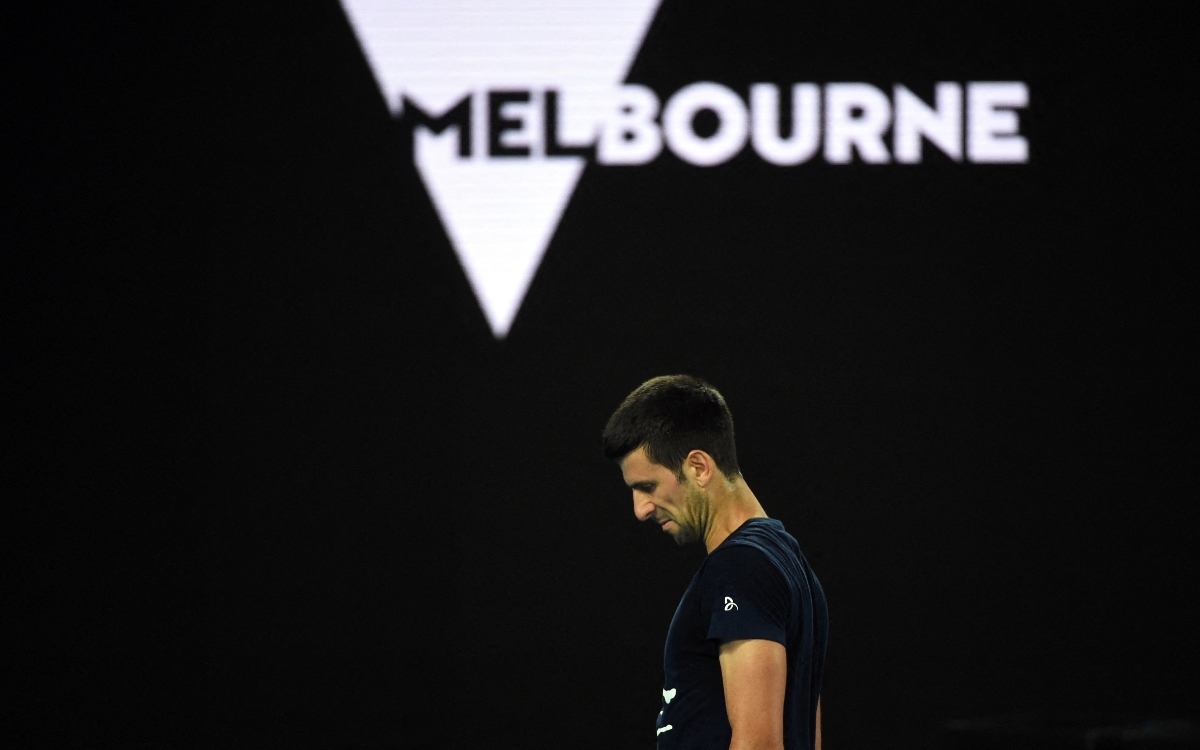 Detienen a Novak Djokovic en Australia