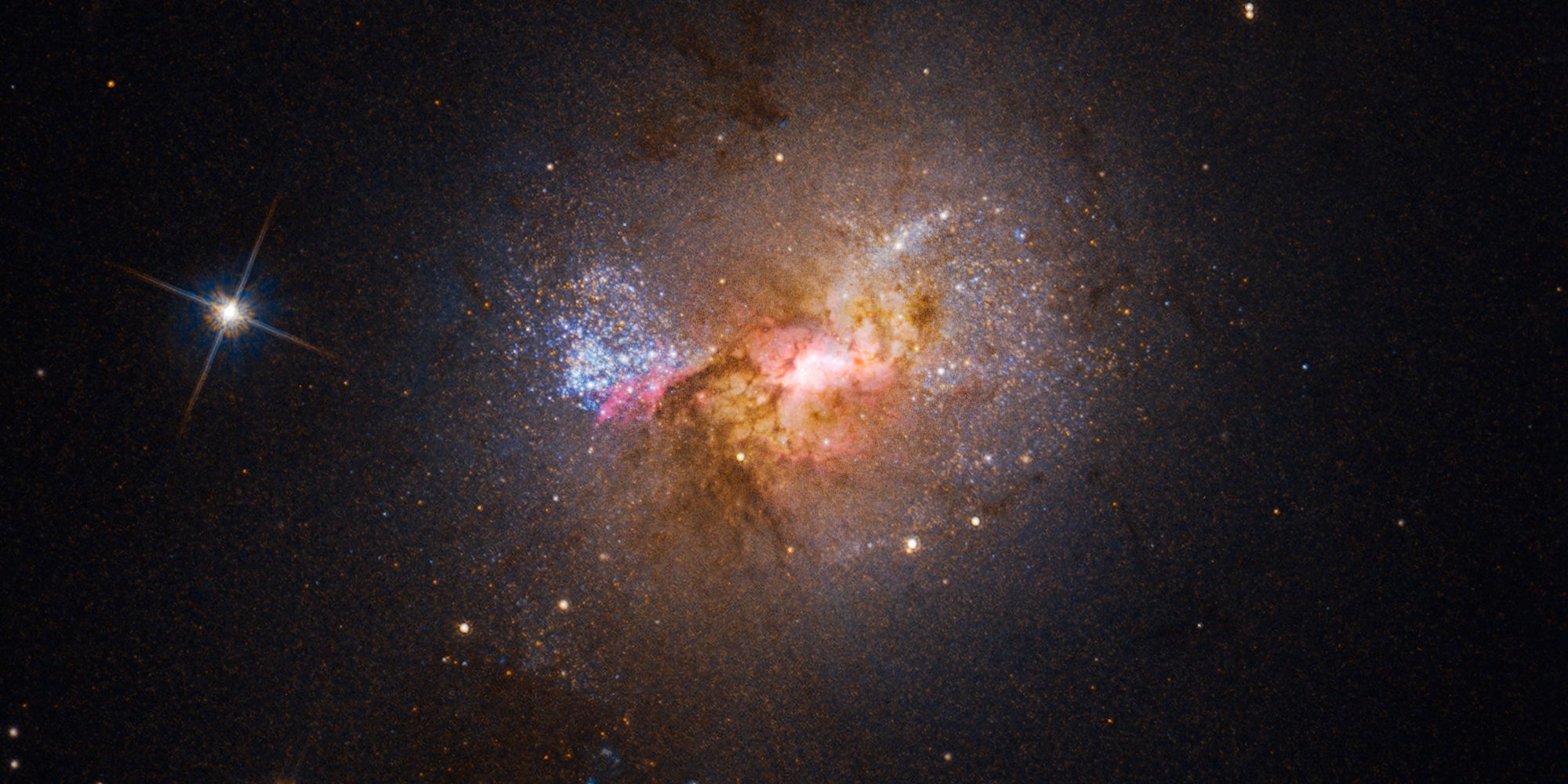 El Hubble de la NASA detecta un agujero negro que expulsa estrellas bebé
