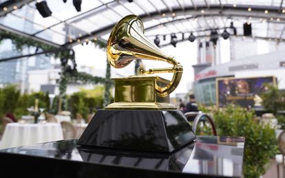 Un gramófono utilizado como decoración en la gala 63 de los Grammy, celebrada en marzo de 2021.