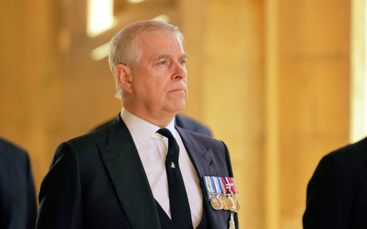 El príncipe Andrés de Reino Unido pierde títulos militares y el uso de 'Su Alteza Real', tras demanda de abuso