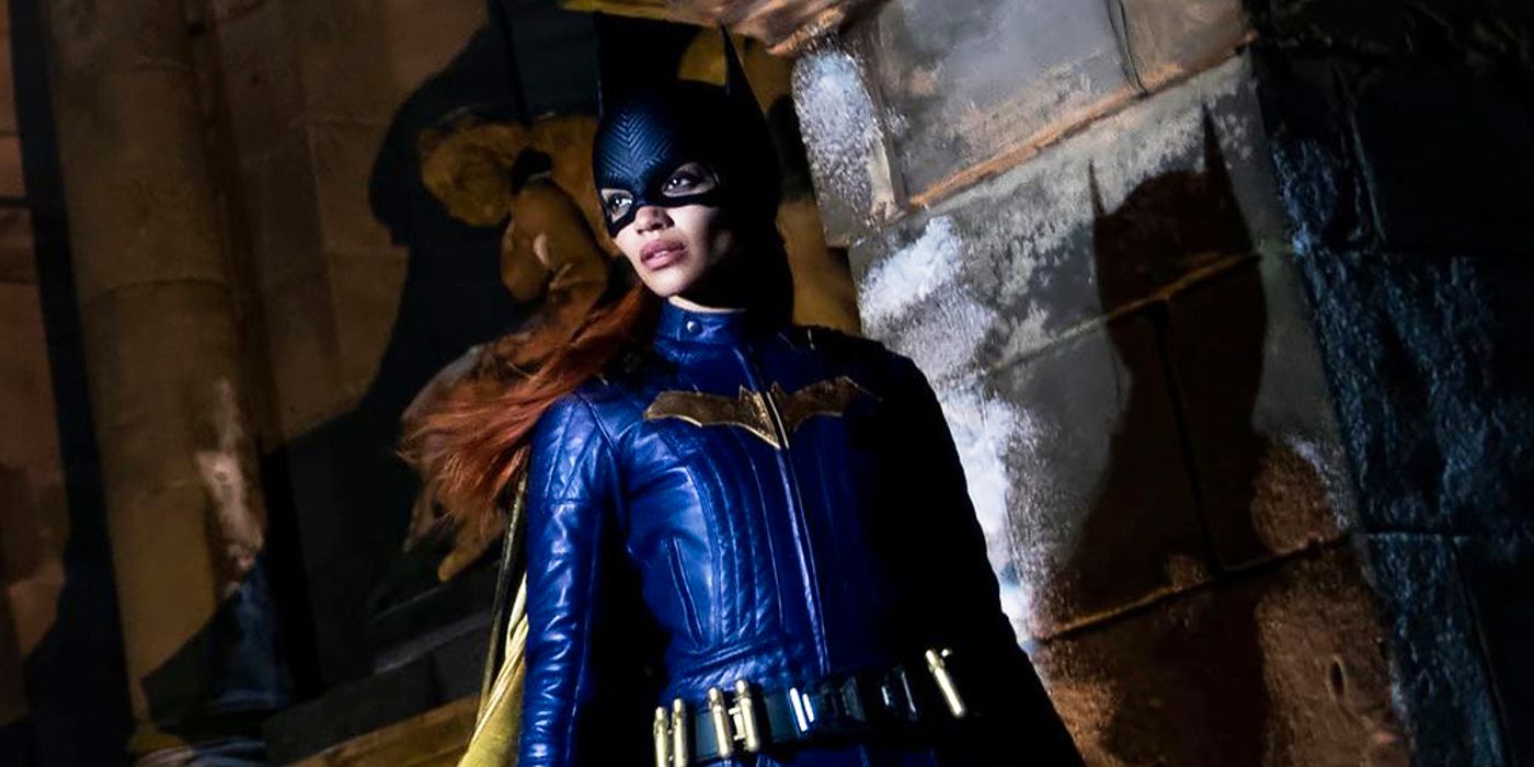 El video del set de Batgirl muestra a Barbara Gordon sosteniendo a un criminal por la ventana