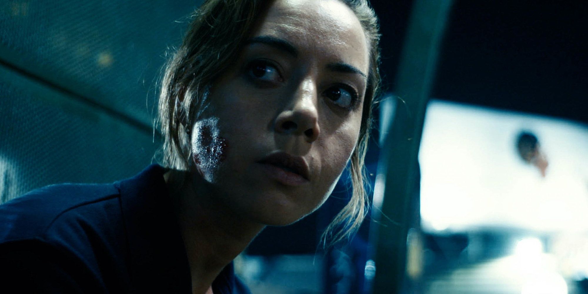 Emily The Criminal Review: Aubrey Plaza hace un trabajo impresionante en un thriller intenso [Sundance]