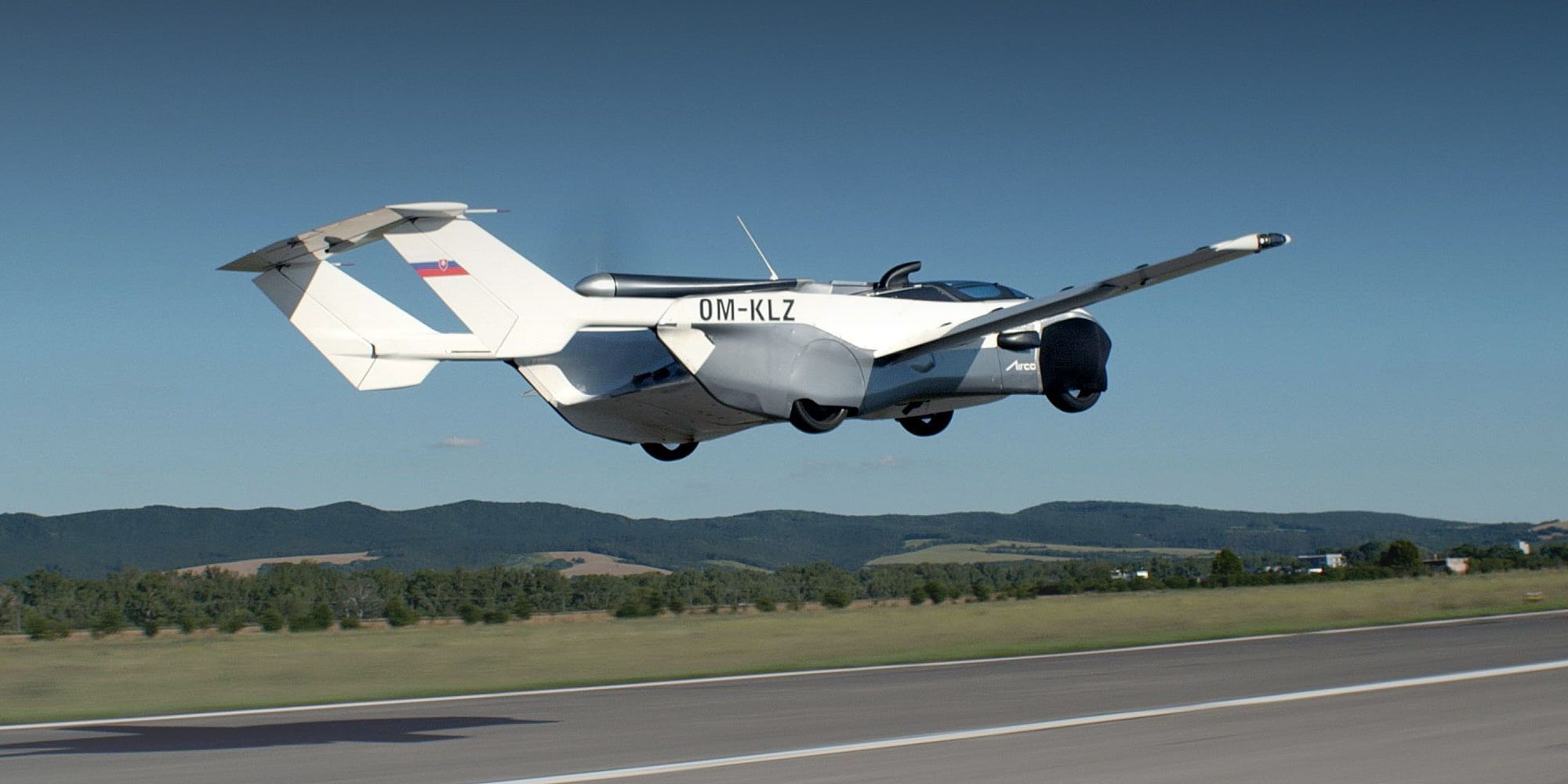 Este auto volador es real y ya ha volado durante 70 horas