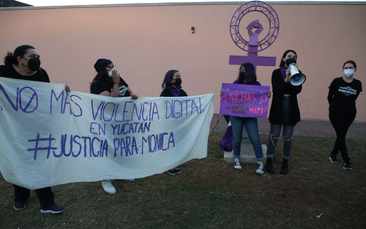 Exigen en Yucatán justicia para Mónica, víctima de violencia digital