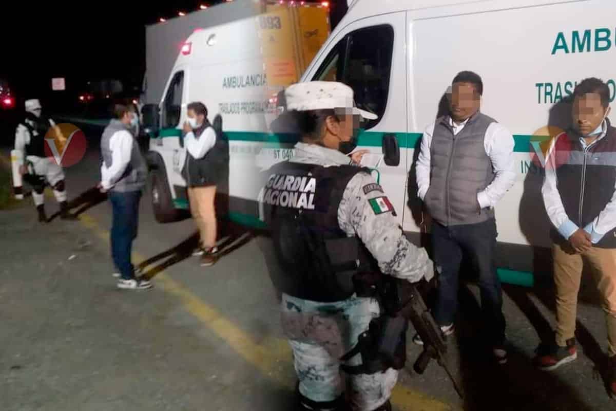 Falsa ambulancia del IMSS transportaba 28 migrantes de Nicaragua, “pollero” fue detenido