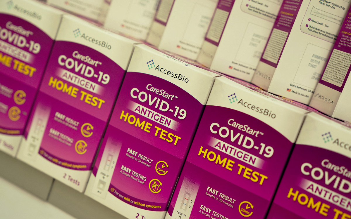 Farmacias en Brasil podrán vender autotest para Covid-19