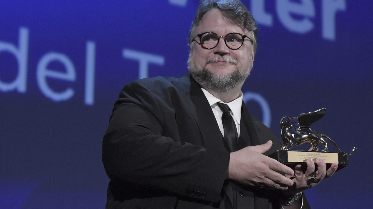 Guillermo del Toro no usa armas reales en sus rodajes desde hace 15 años