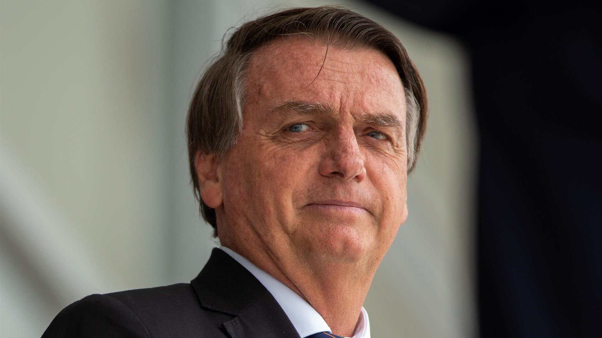 Hospitalizan al presidente de Brasil, Jair Bolsonaro