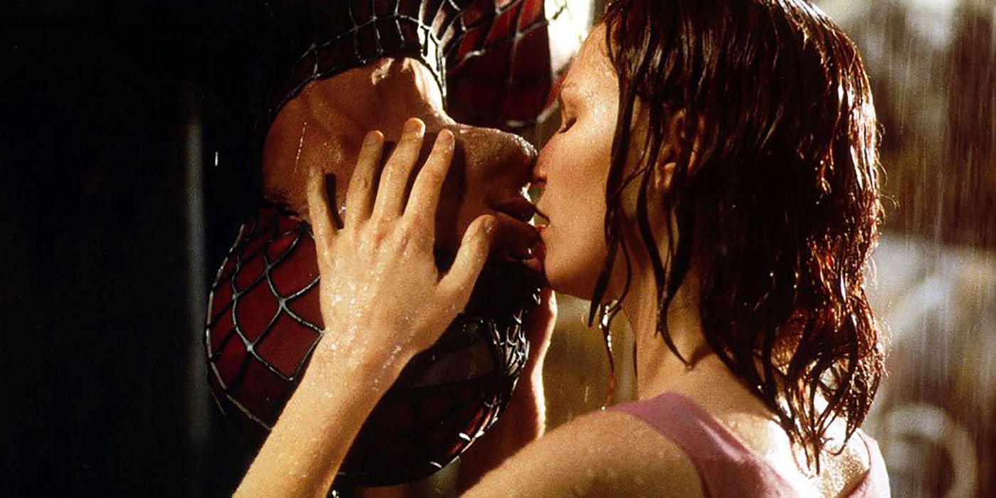 Kirsten Dunst dice que está orgullosa del icónico beso al revés de Spider-Man