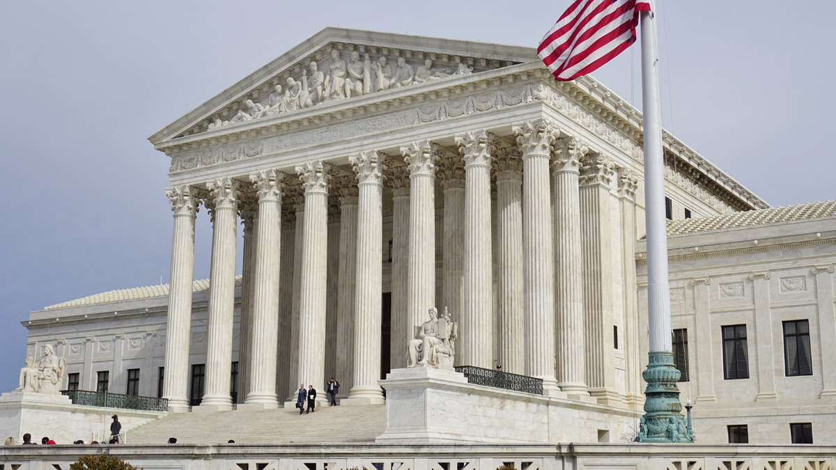 La Corte Suprema vuelve a dejar en vigor la polémica ley de Texas que limita el aborto