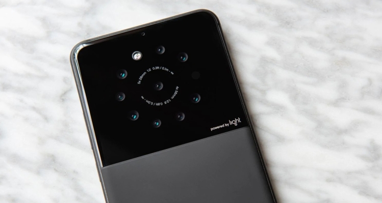 Light recauda 121 millones de dólares liderados por SoftBank mientras se prepara para llevar su tecnología de cámara a los teléfonos inteligentes