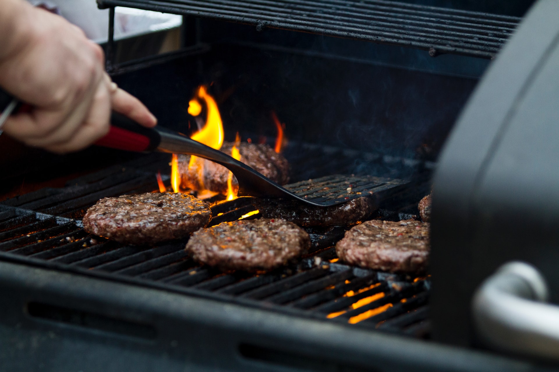 Los mejores trucos para asar carne a la barbacoa este verano
