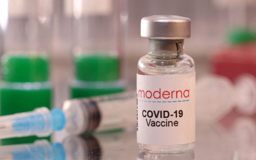 Moderna podría publicar datos sobre vacuna contra ómicron en marzo