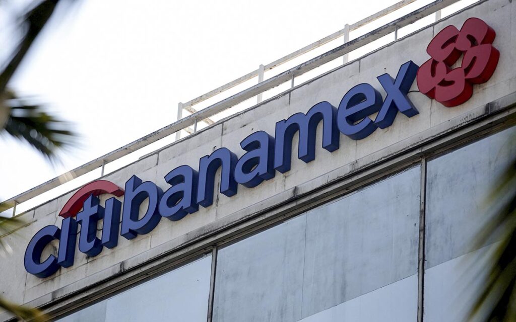 Moody's coloca calificaciones de Citibanamex en revisión a la baja