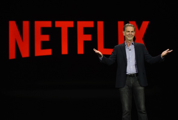 Netflix está recaudando $ 1.6 mil millones en deuda a medida que sus costos de contenido se disparan