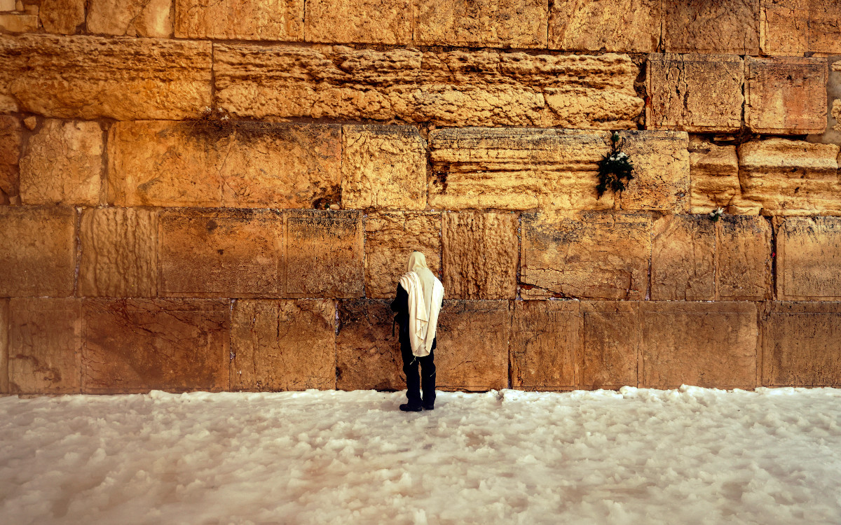 Paisaje invernal: Lugares sagrados de Jerusalén y Cisjordania amanecen cubiertos de nieve