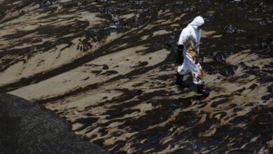 Perú exige a Repsol que repare 'desastre ecológico' por derrame de petróleo